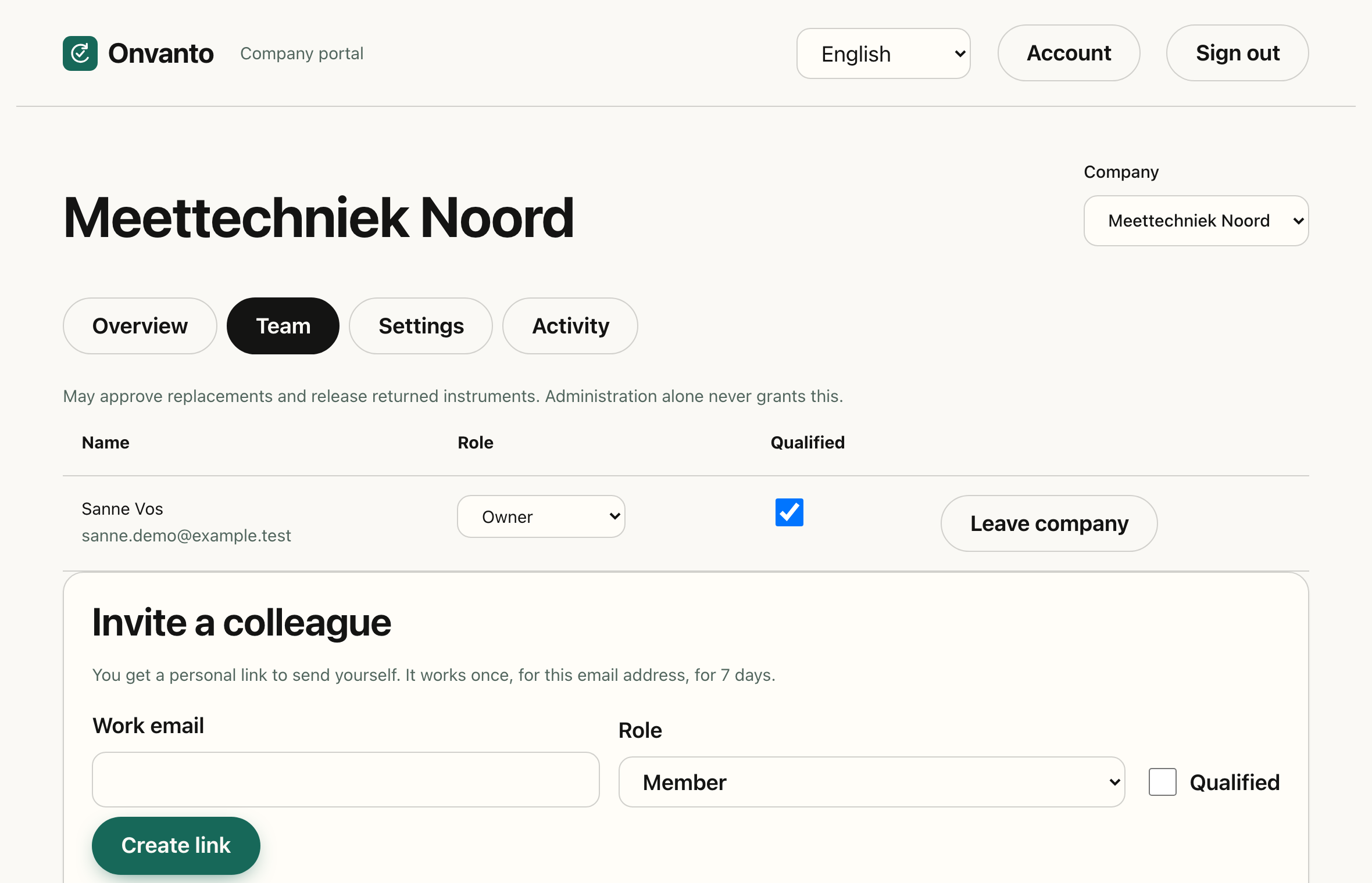 The team page of the company portal: a member's role and a separate qualified checkbox, and an invitation form that creates a personal link.